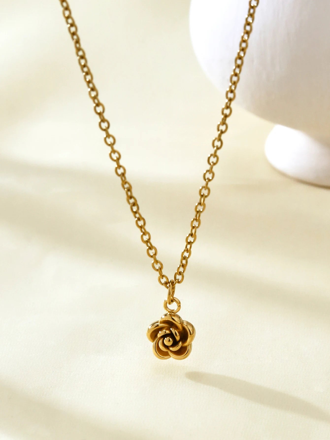 Rosette Gold Pendant Necklace