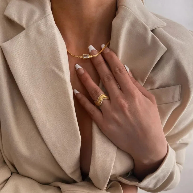 Raya Crystal Pendant Necklace