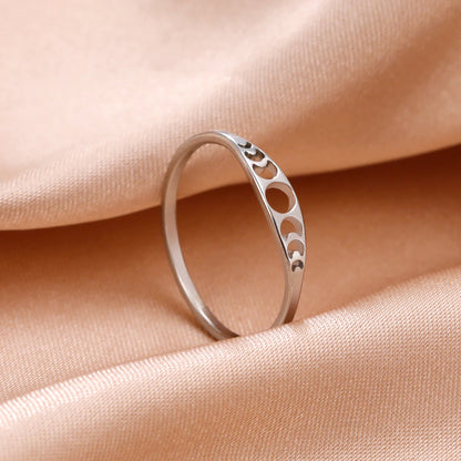 Lyra Moon Phase Ring