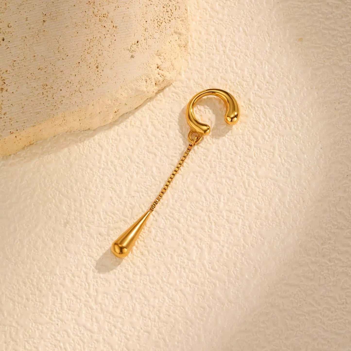 Arden Teardrop Ear Cuff