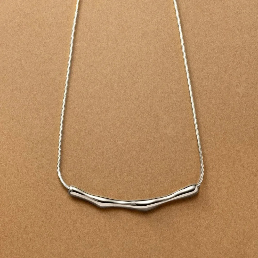 Orion Curved Necklace