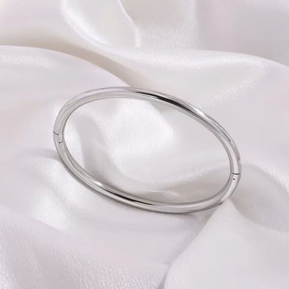 Soléa Gold Cuff Bracelet