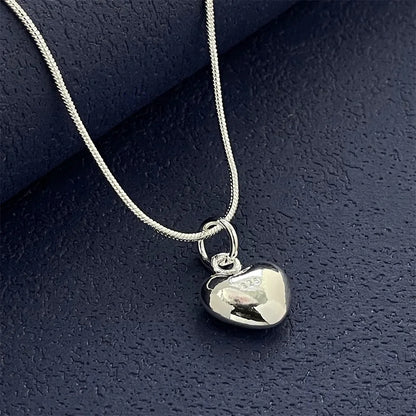 Élise Silver Heart Necklace