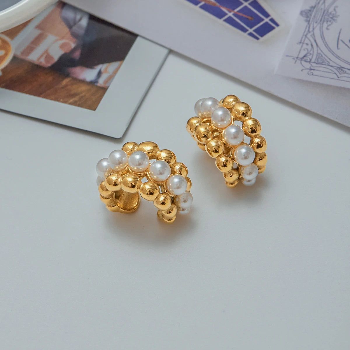 Luna Pearl Earclips