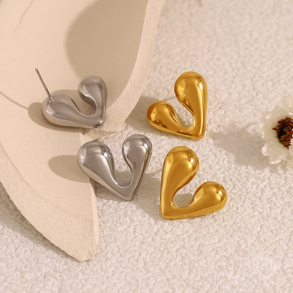 Arvia Asymmetrical Heart Studs