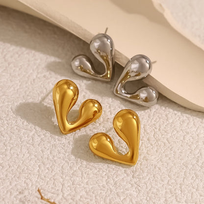 Arvia Asymmetrical Heart Studs