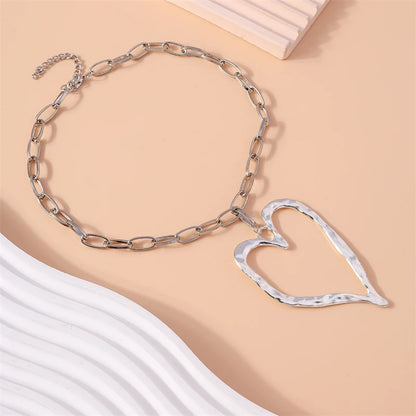 Exaggerated Heart Pendant Necklace