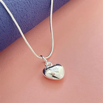 Élise Silver Heart Necklace