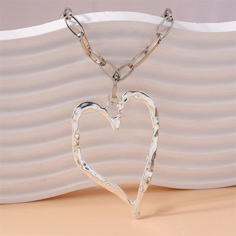 Exaggerated Heart Pendant Necklace