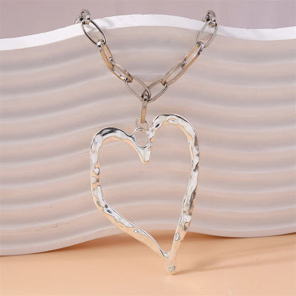 Exaggerated Heart Pendant Necklace