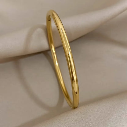 Soléa Gold Cuff Bracelet