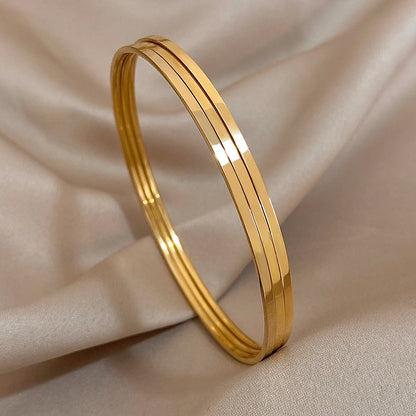 Aurelia Gold Bangle Set
