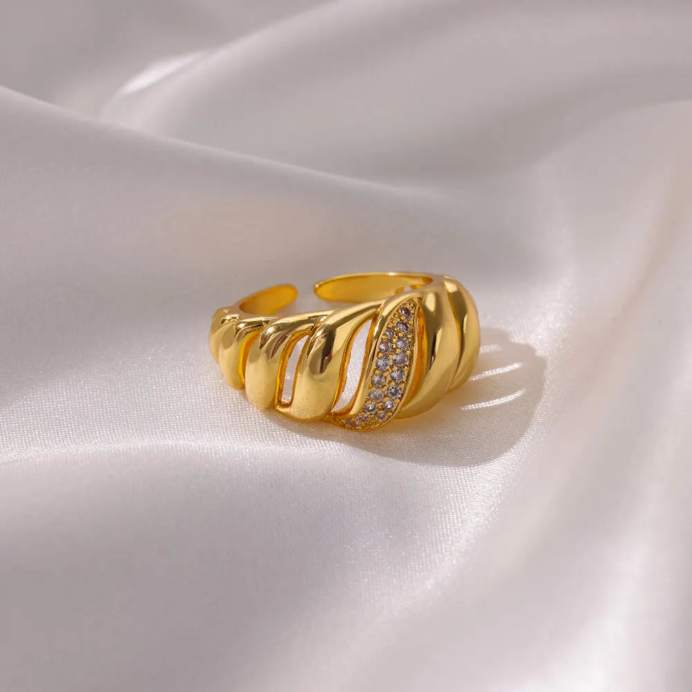 Estelle Twist Ring