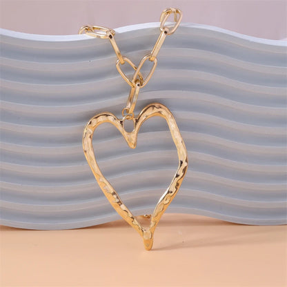Exaggerated Heart Pendant Necklace
