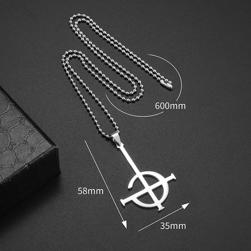 Geometric Pattern Pendant Necklace
