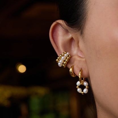 Luna Pearl Earclips