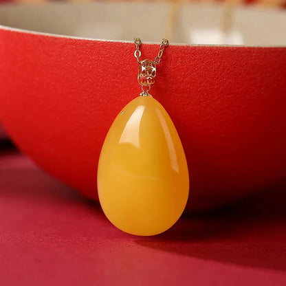 Elara Chalcedony Necklace