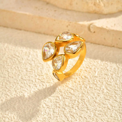 Vivia Waterdrop Ring